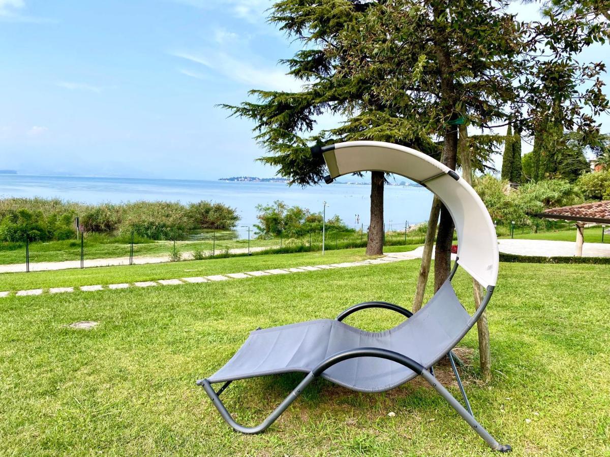 Hotel Aquila D'Oro Desenzano Desenzano del Garda Exterior foto